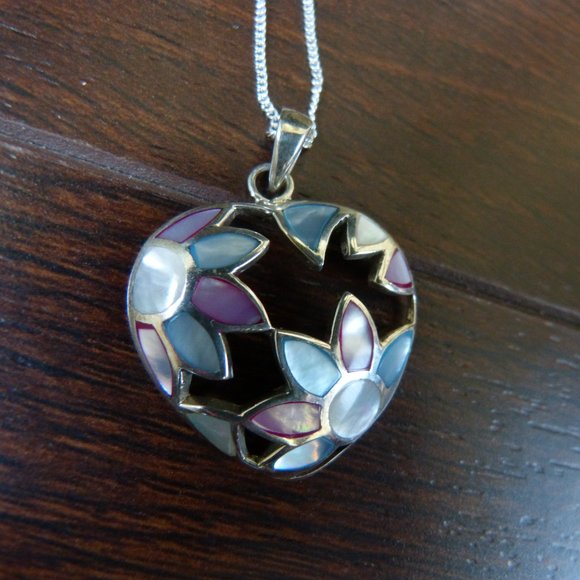 Heart with flowers necklace - Picture 1 of 1